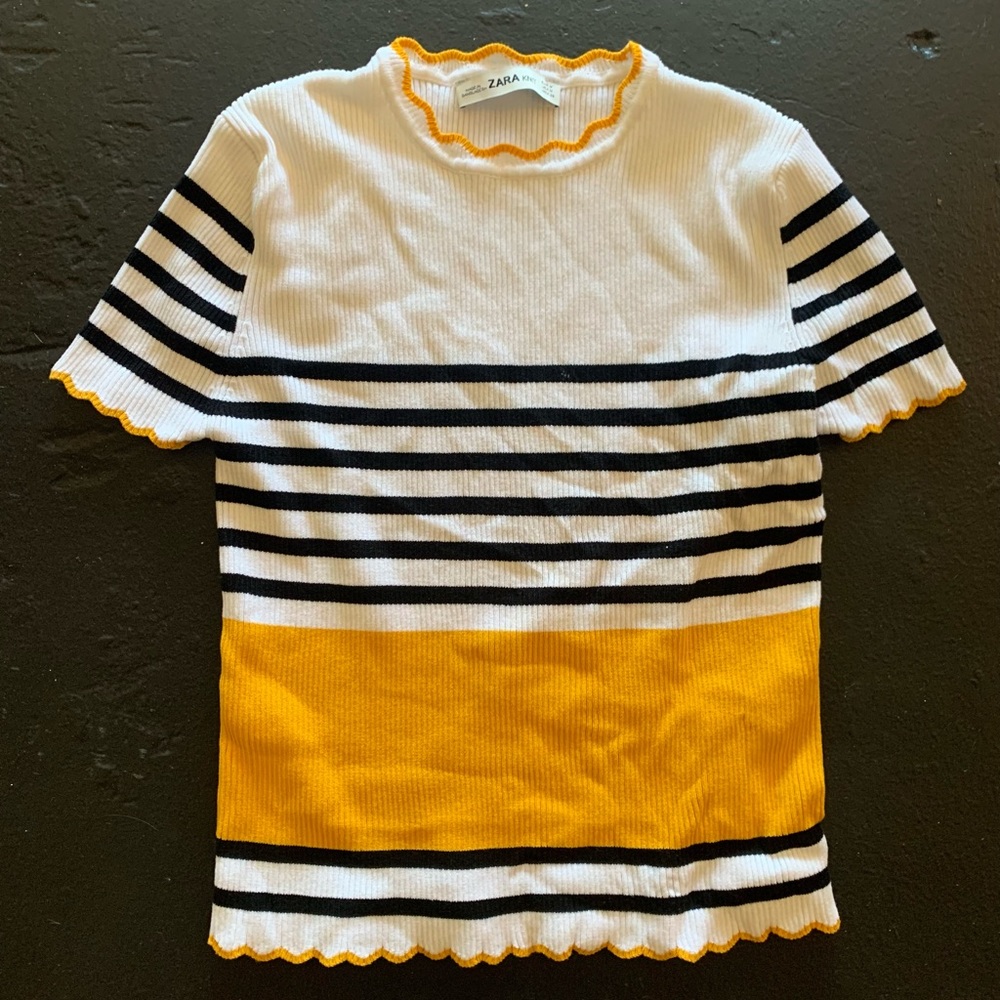 COPY - Zara Ribbed TShirt Size M
